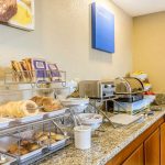 Comfort Inn & Suites Rocklin - Roseville hot breakfast buffet