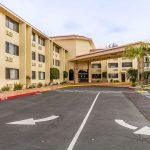 Comfort Inn & Suites Rocklin - Roseville exterior building and parking lot