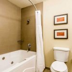 Comfort Inn & Suites Rocklin - Roseville king suite bathroom